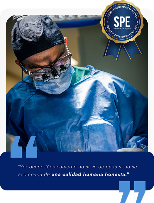 Dr. Luis Alejo Pezzutti en quirófano